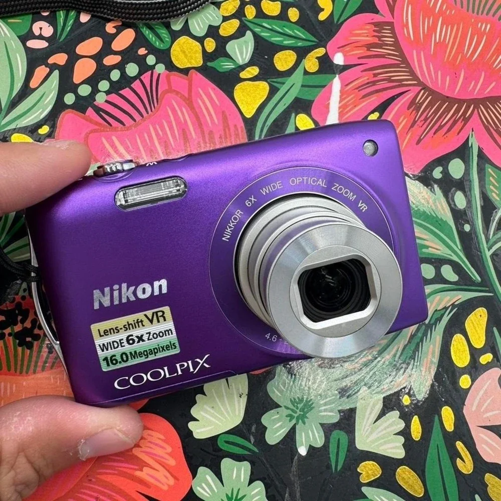 Nikon Coolpix S3300 – 16.0MP Digital Point-and-Shoot Camera